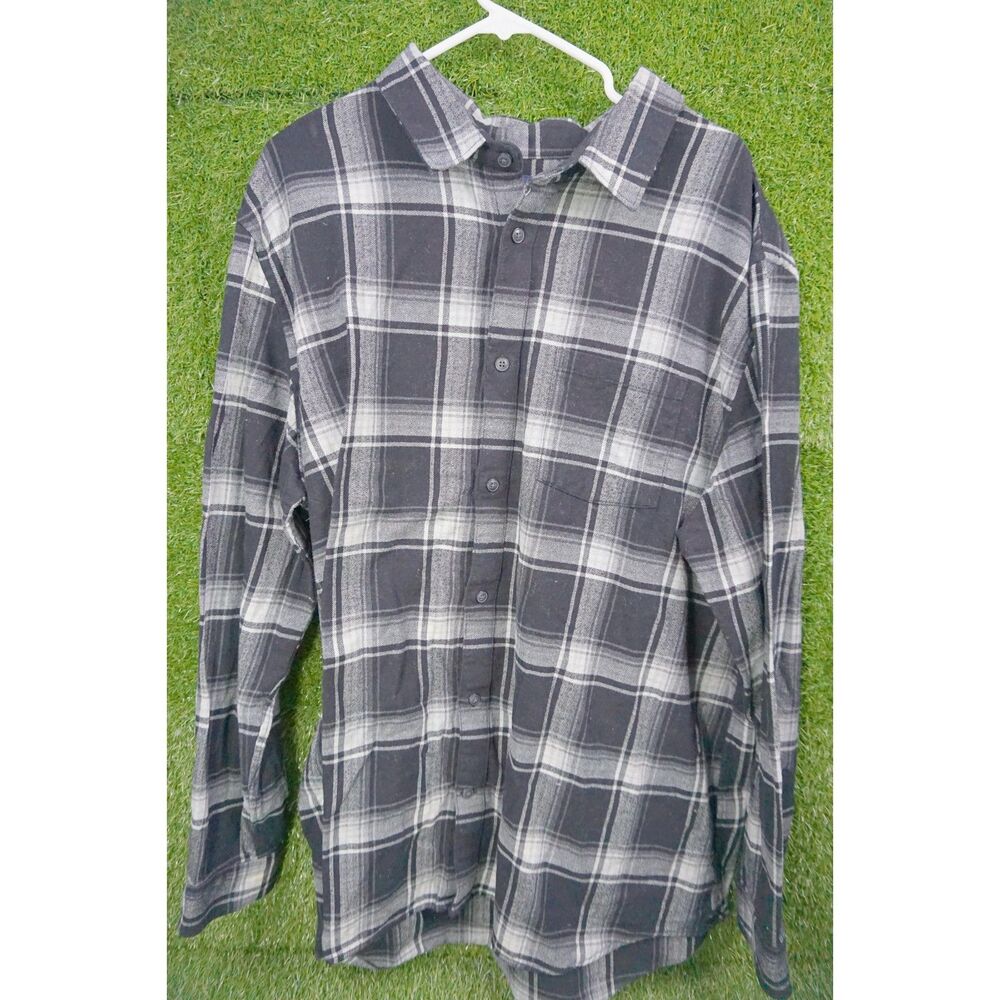 GAP Black and White Flannel Button Up Shirt - Men's Size XXL